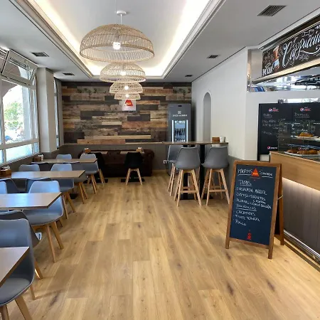 Saudade Cafetería 3*