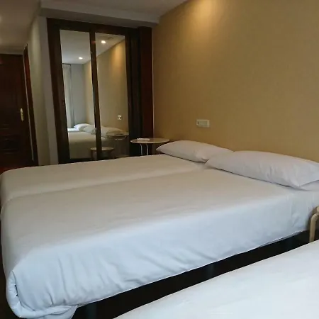 Saudade Hostal Cafeteria 3*