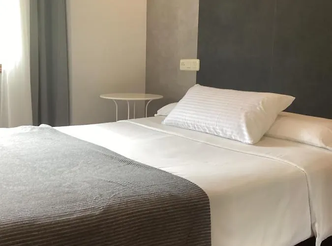 Hotel Saudade Hostal Cafeteria 3*