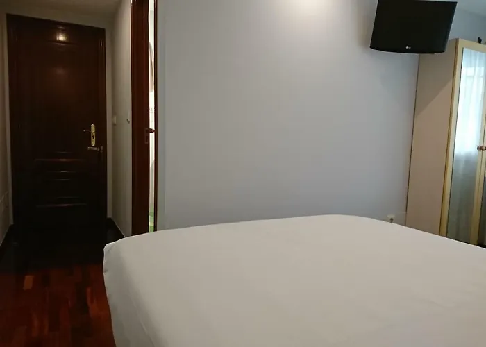 Hotel Saudade Hostal Cafeteria A Coruna